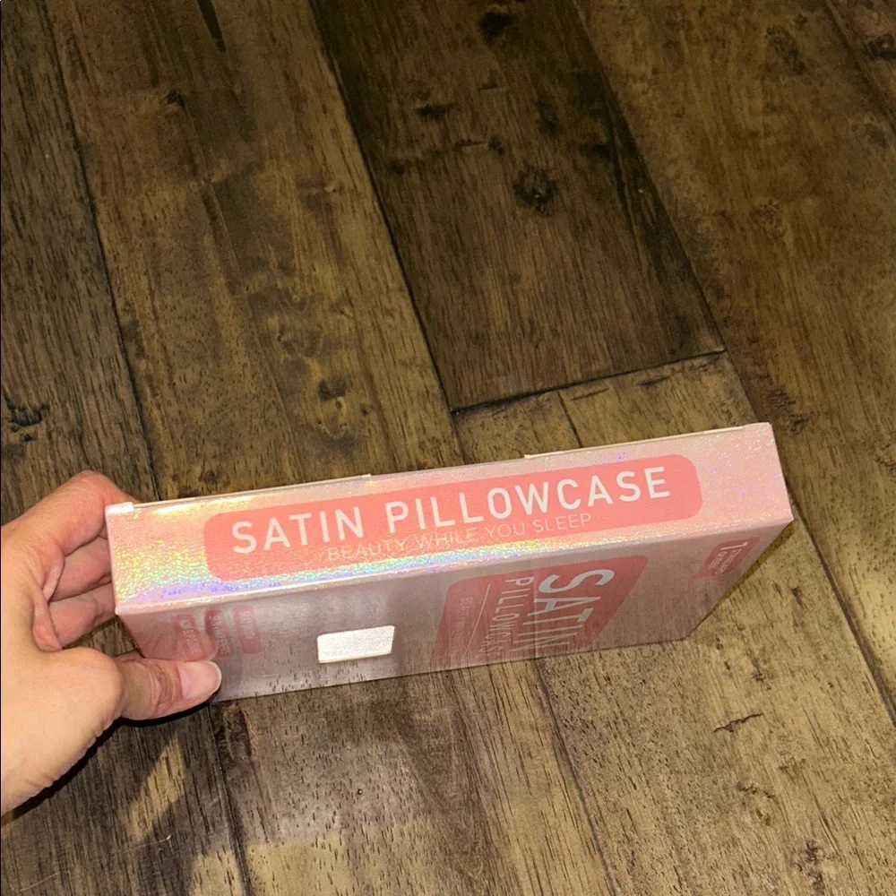 N/A satin pillowcase